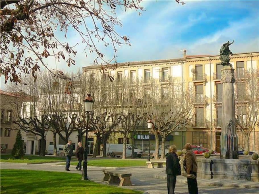 Casa Ramona Apartamento De Pueblo Con Patio En El Centro De Sant Joan Sant Joan de les Abadesses Buitenkant foto