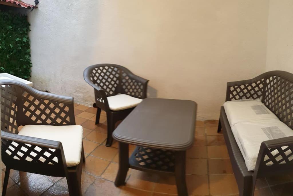 Casa Ramona Apartamento De Pueblo Con Patio En El Centro De Sant Joan Sant Joan de les Abadesses Buitenkant foto